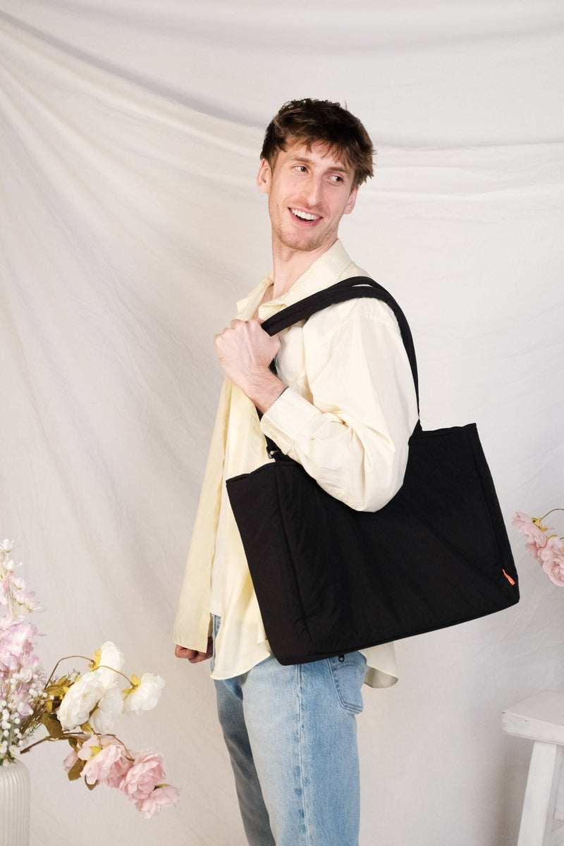 Cloud Commuter Tote Bag in Black Sesame